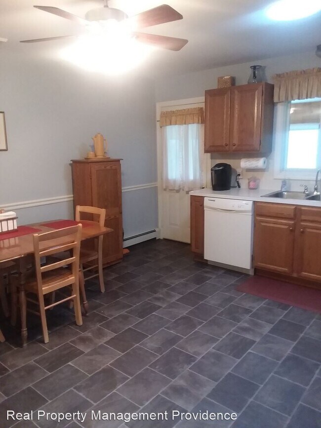 Building Photo - 3 br, 2 bath House - 8 Hamilton Avenue
