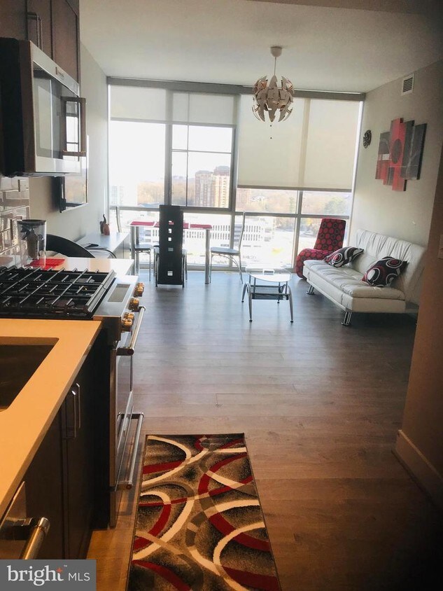 Foto principal - 930 Rose Ave