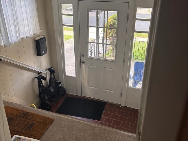 Building Photo - 275 Sterling Ave