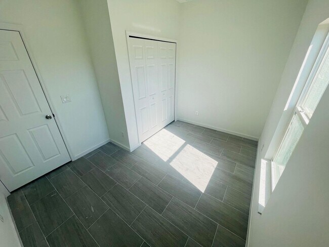 Foto del edificio - NEW CONSTRUCTION- Modern 3 Bed / 2 Bath Home in Cape Coral