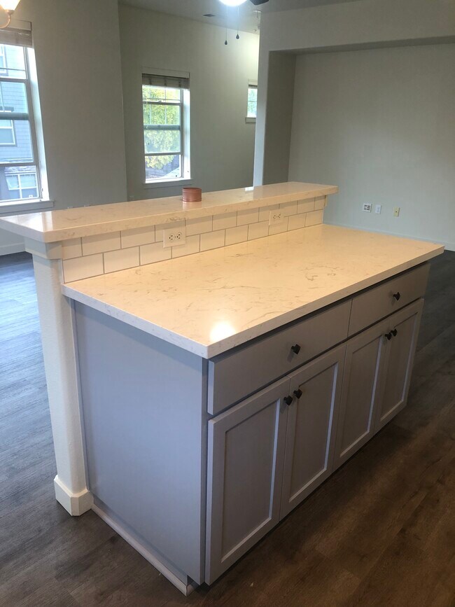 Foto del edificio - 635 NE Garswood Ln