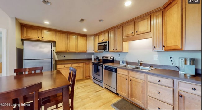 Photo - 2411 Brownsboro Rd (Louisville, KY) Apartment
