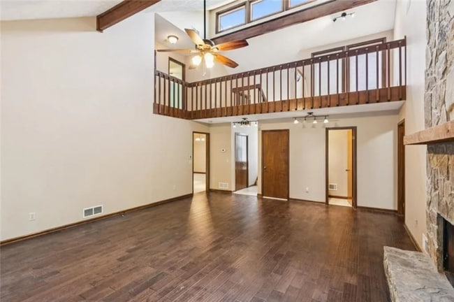 Building Photo - 1616 Maple Ridge Dr