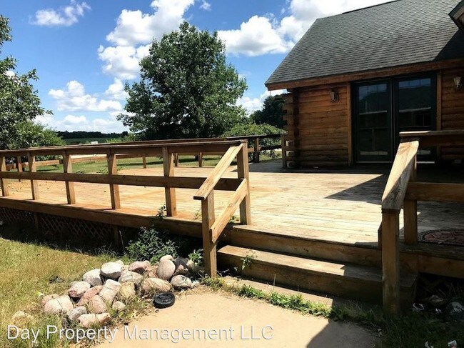 Building Photo - 3 br, 3 bath House - W7336 County Rd. P