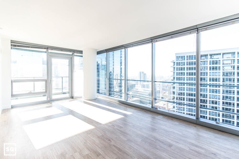 Foto principal - 343 W Wolf Point Plaza