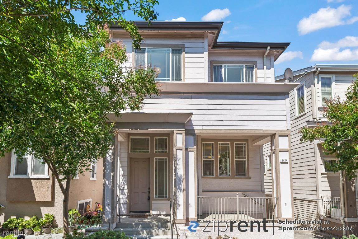Primary Photo - 3 br, 2.5 bath House - 1644 Salamoni Court...