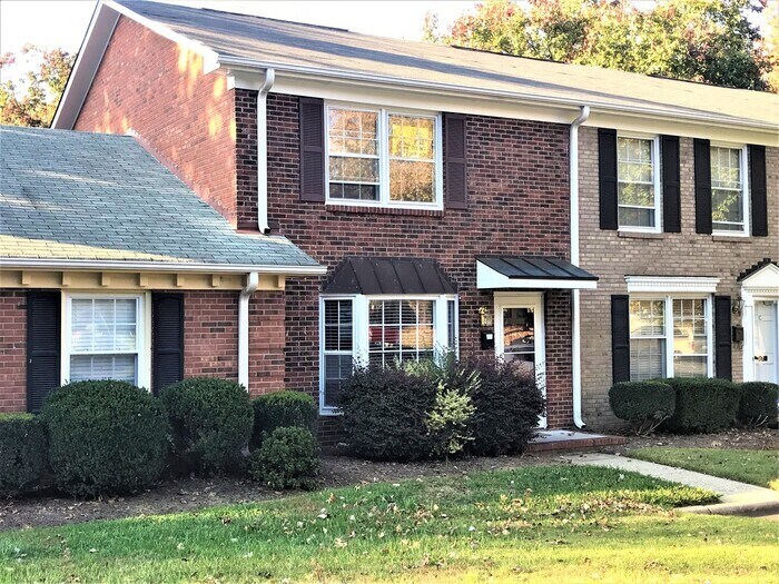 Primary Photo - 4614 Lawndale Dr