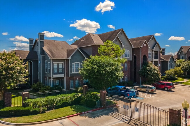 Building Photo - Augusta North Houston