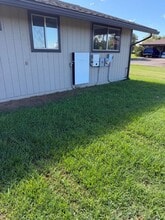 Building Photo - 75 Kaupea St