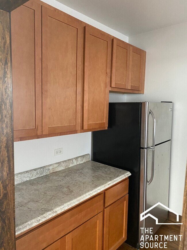 Building Photo - 3252 Maple
