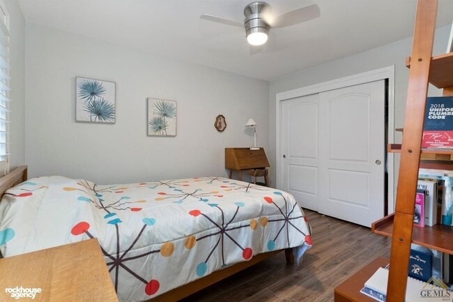 Building Photo - 2323 Easthills Dr