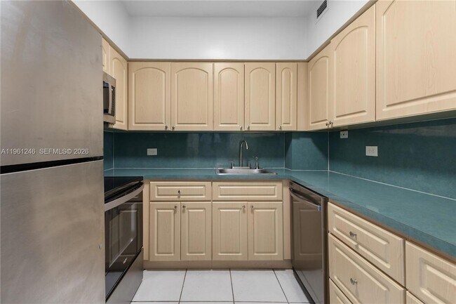 Foto del edificio - 7441 Wayne Ave