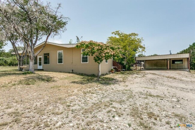 Building Photo - 3 Bedroom w/Work Shop & Carport!