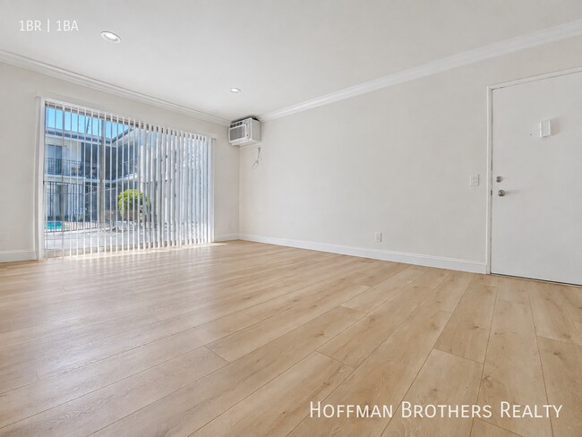 Foto del edificio - 12410 Chandler Blvd