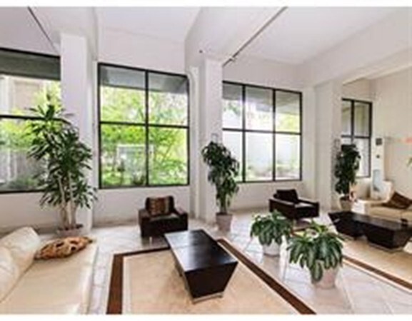 Foto del edificio - 1731 Beacon St