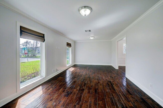 Building Photo - 6260 Briar Rose Dr