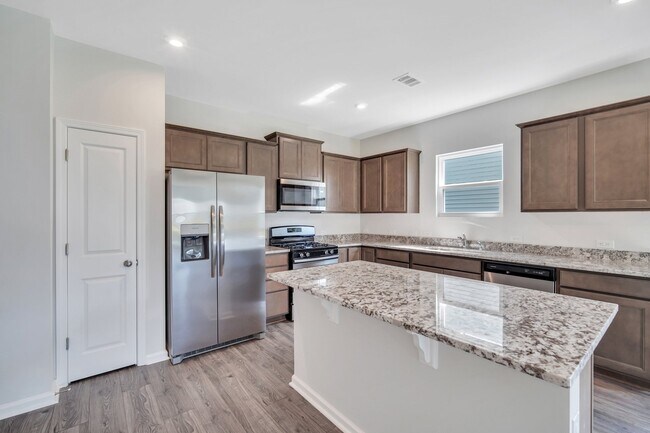 Foto del edificio - 82 Hillcrest Way