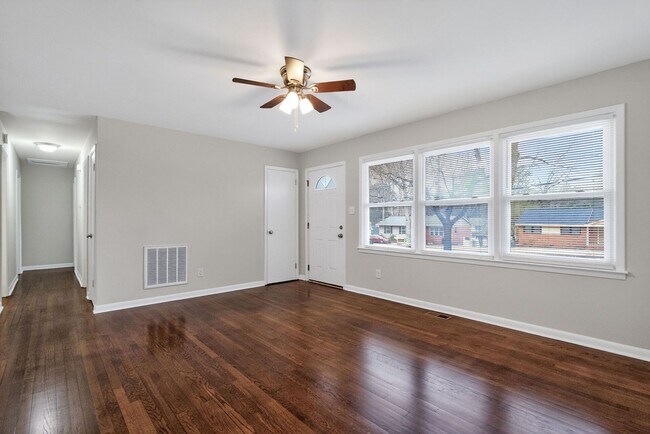 Foto del edificio - Newly Remodeled 3BD, 2BA Raleigh Home Near Downtown Raleigh and Interstates