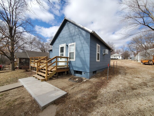 Foto del edificio - Remodeled, nice and clean house in Clay Ce...