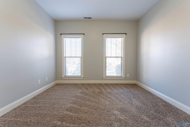 Building Photo - 525 W Mossyleaf Dr SW