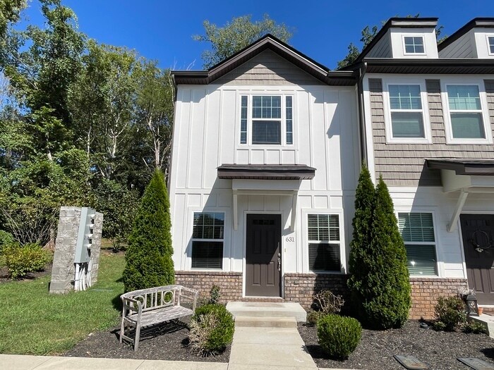 Foto principal - Bristol Creek 2 bedroom unit with fenced p...
