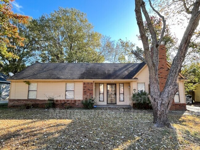 Building Photo - 5802 Lake Port Dr