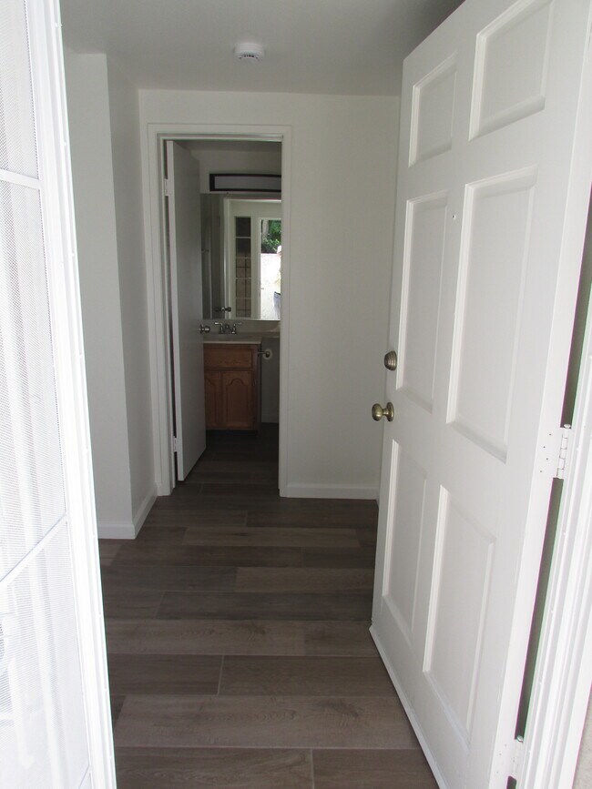 Front Entry - 4031 Franklin Ave