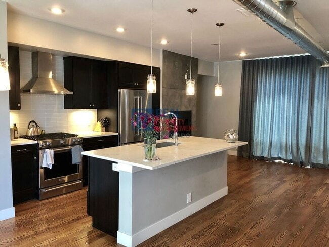 Building Photo - 4922 Lowell Blvd