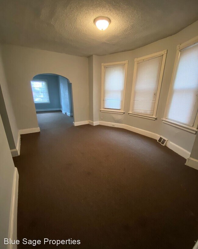 Building Photo - 3 br, 1 bath House - 108 N Front St