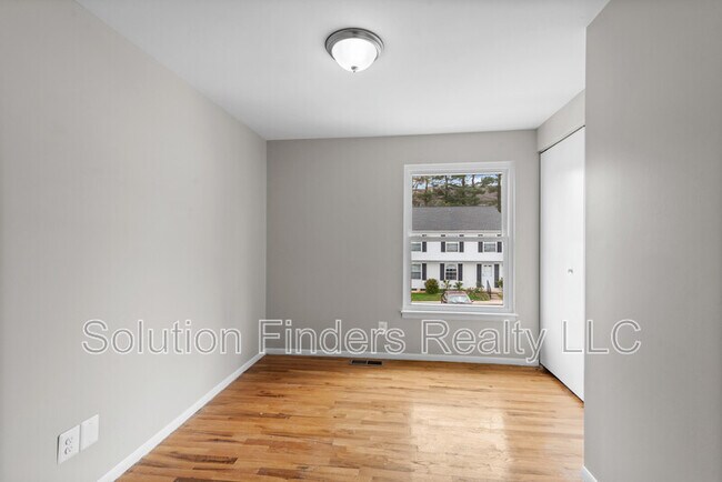 Building Photo - 42 Brookshire Dr