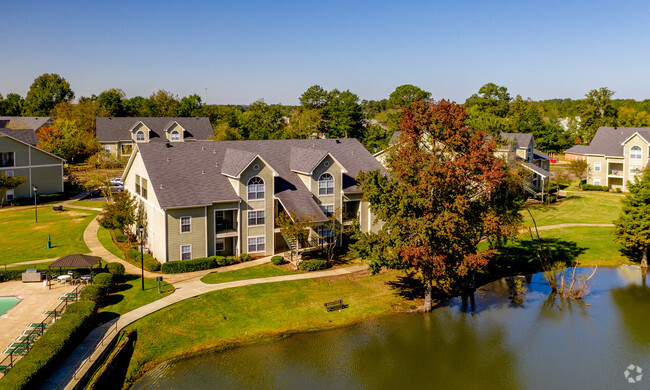 Building Photo - Spring Lake