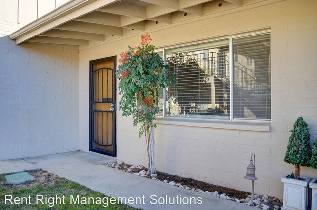 Building Photo - 333 S Alarcon St