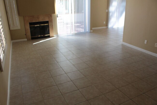 Foto del edificio - 4BR/3Bth Home in Rancho Del Oro!! –Maplewood