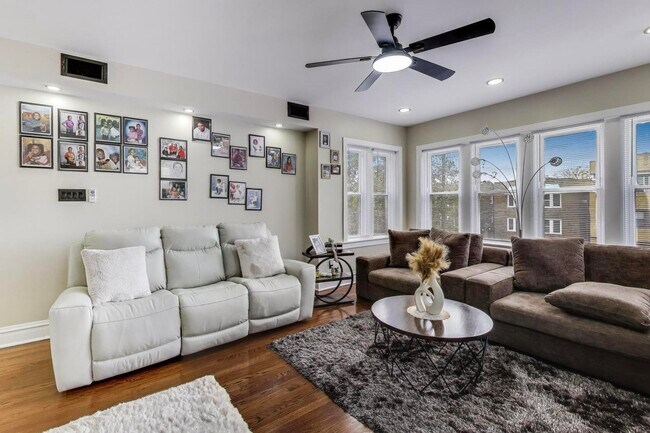 Foto del edificio - 1337 S Austin Blvd