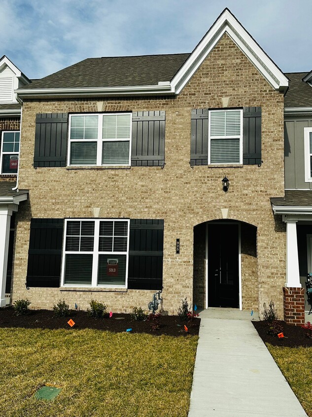 925 Nance Ln, Lebanon, TN 37087 Townhouse for Rent in Lebanon, TN