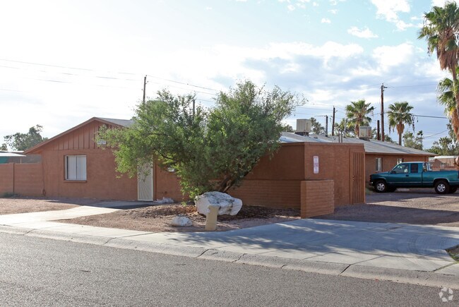 Building Photo - Desert View