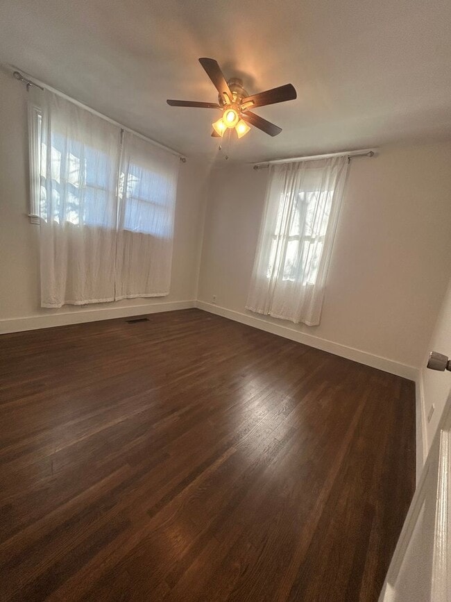 Foto del edificio - All Brick, Pet friendly cottage home