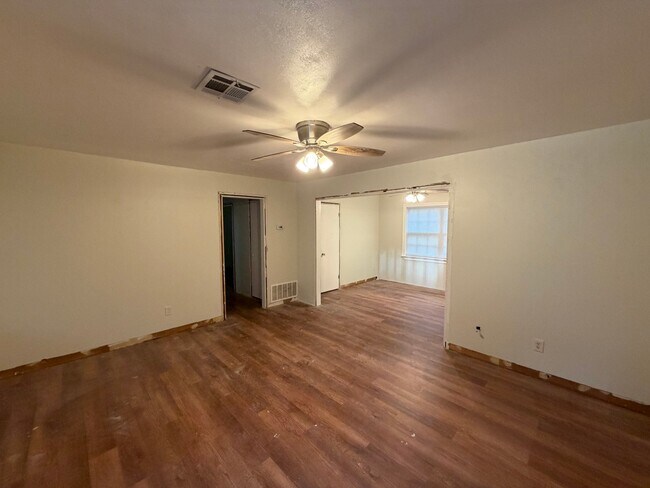 Foto del edificio - 620 SW 50th St