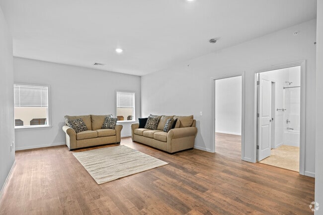 2 BR, 2 BA - The Oasis