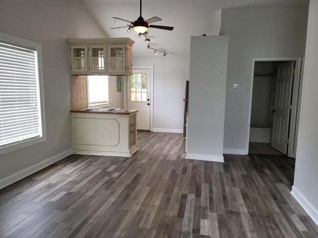 Building Photo - 18499 Shady Side Dr.