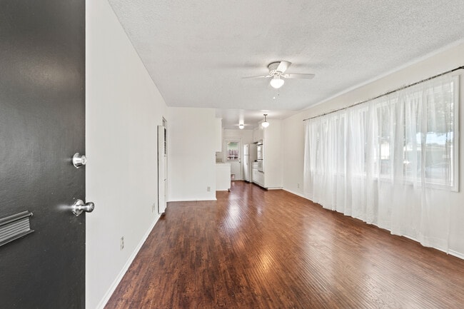 Building Photo - 3341 Porter Ln