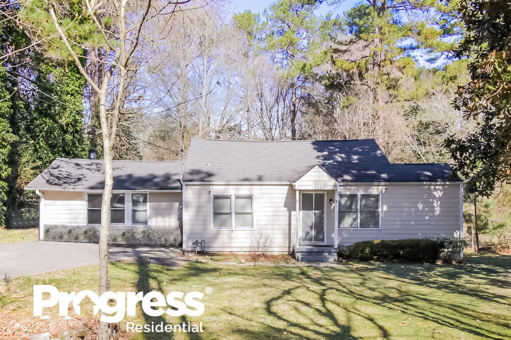 Foto principal - 210 Hilltop Cir