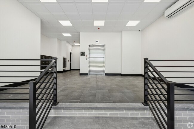 Foto del edificio - 448 S Orange Ave