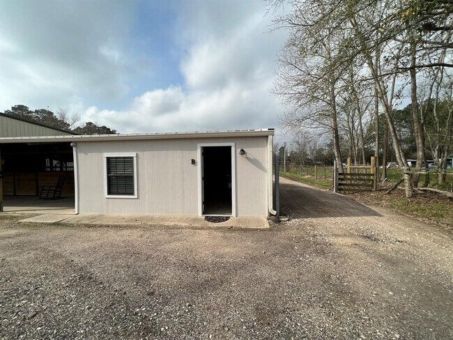 Building Photo - 18219 Strack Dr