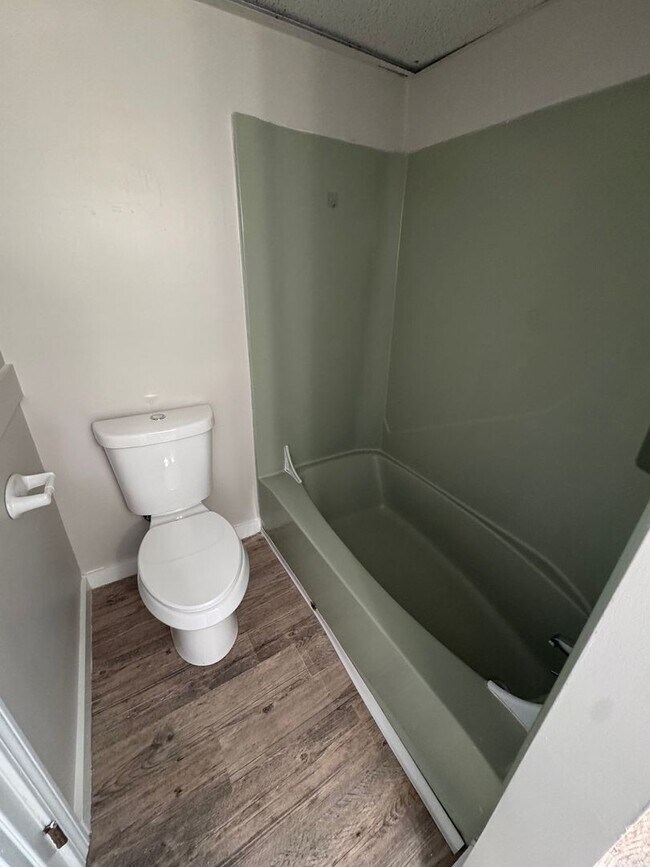 Foto del edificio - 196 Central Ave