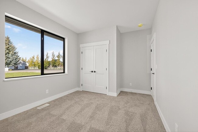 Building Photo - K551LI