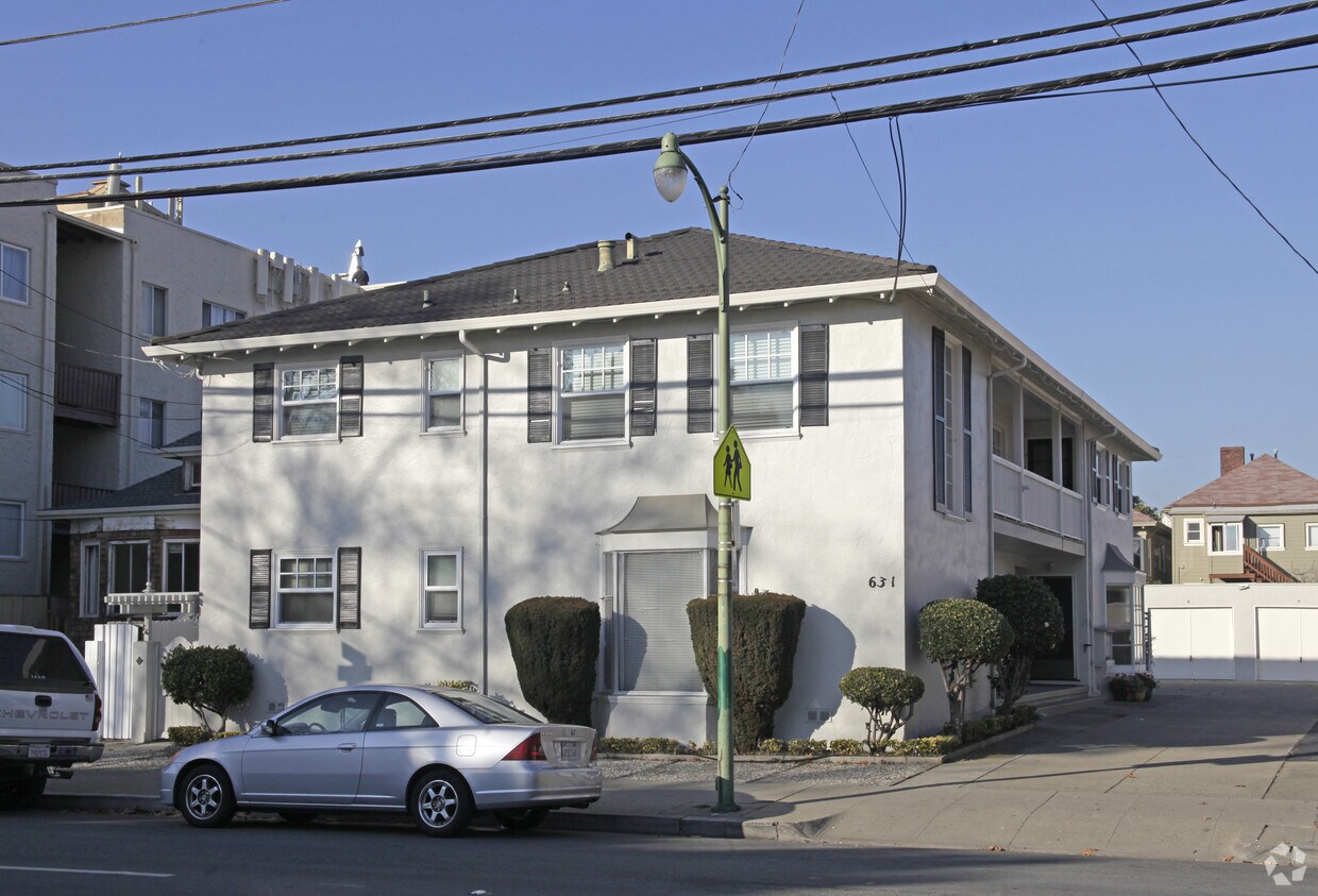 Primary Photo - 631 Central Ave