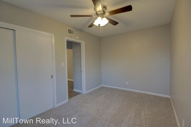 Building Photo - 1 br, 1 bath Apartment - 1910 W 10th St