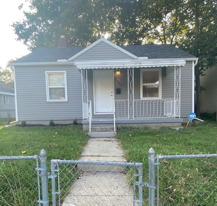 Foto principal - 2299 Hamilton Ave - Open House: Sat. 6/3 2...