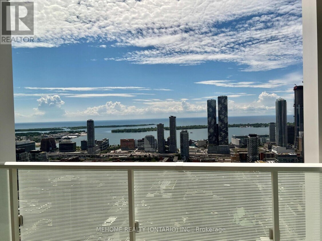 Photo principale - 88 Queen St E